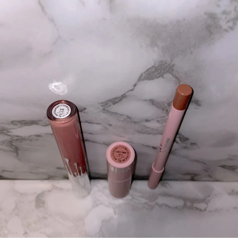 Kylie Cosmetics Lip Kit - Picture 3 of 3
